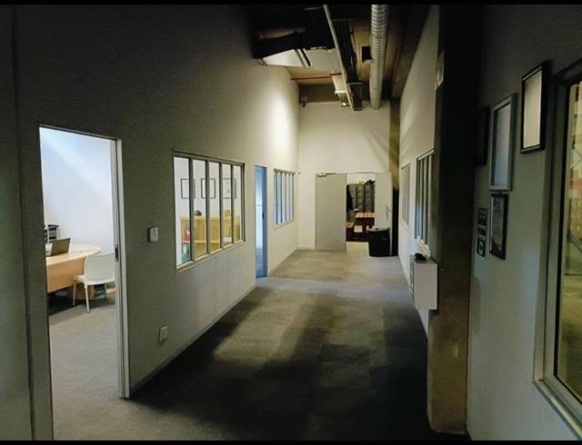 INDUSTRIAL PROPERTY TO RENT IN HALFWAY HOUSE